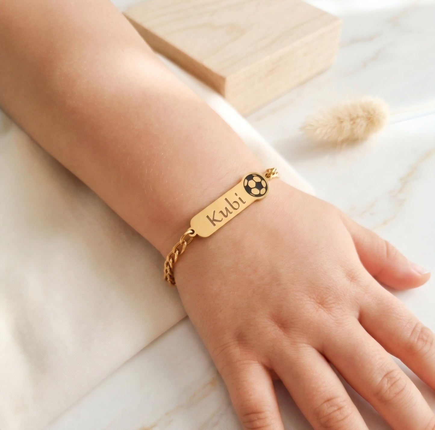 Personalisierter Armschmuck Fussball