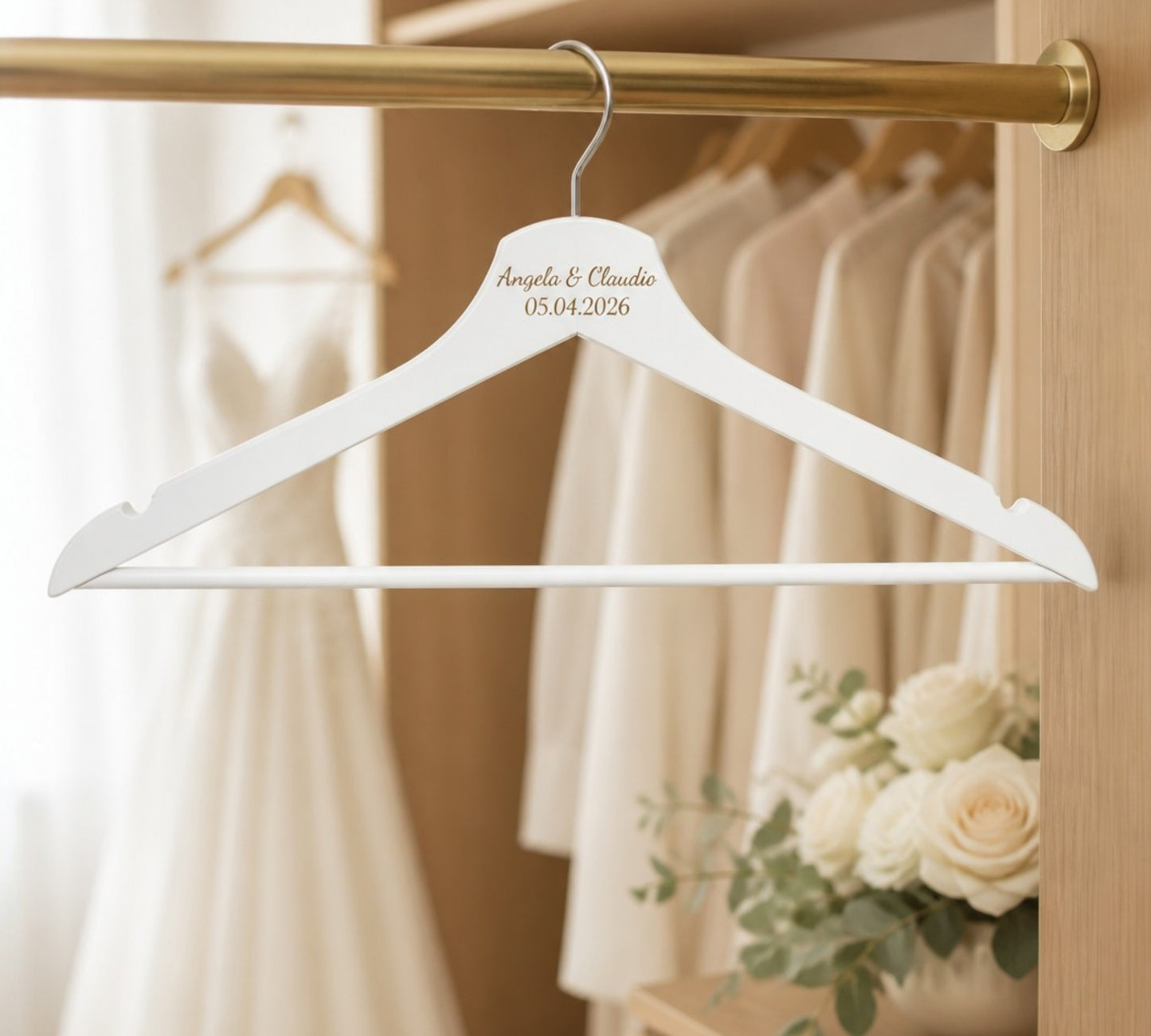 Personalisierte Hochzeitskleiderbügel
