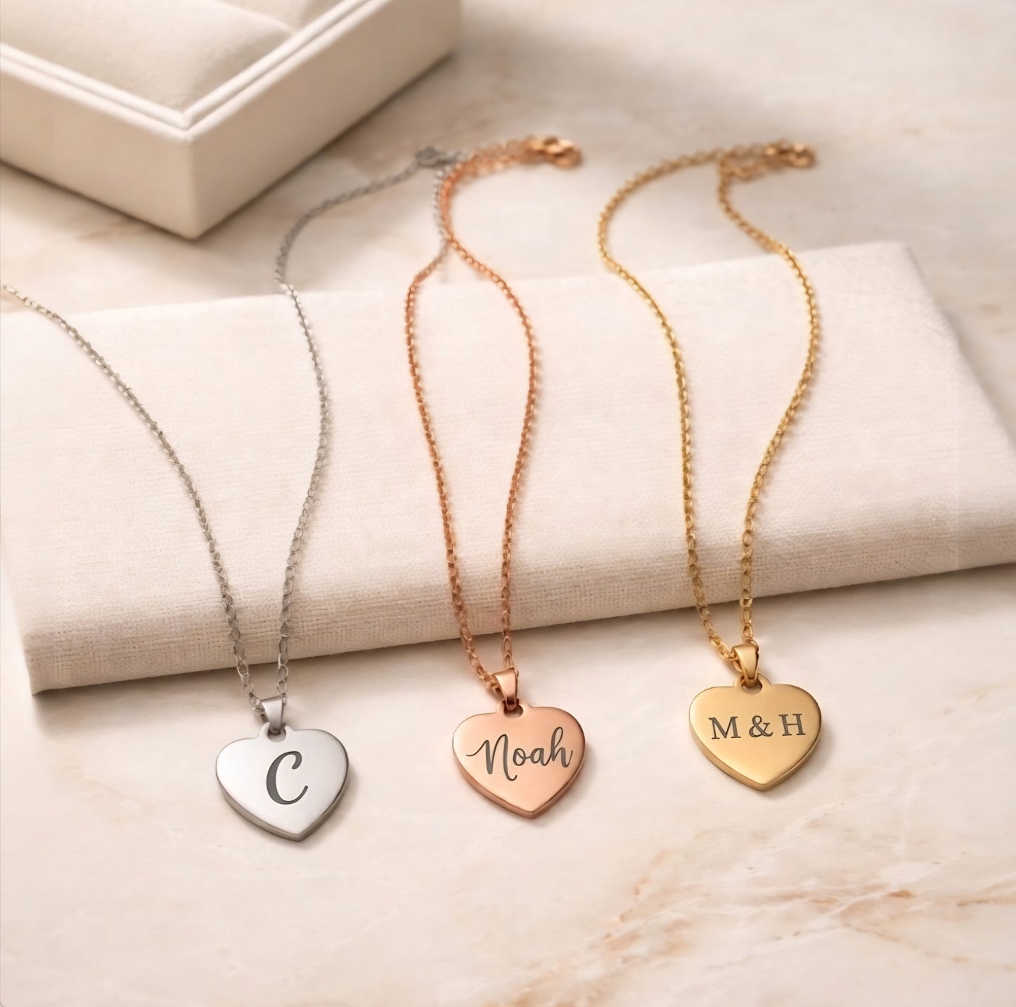 Personalisierte Halskette mit Herzanhänger