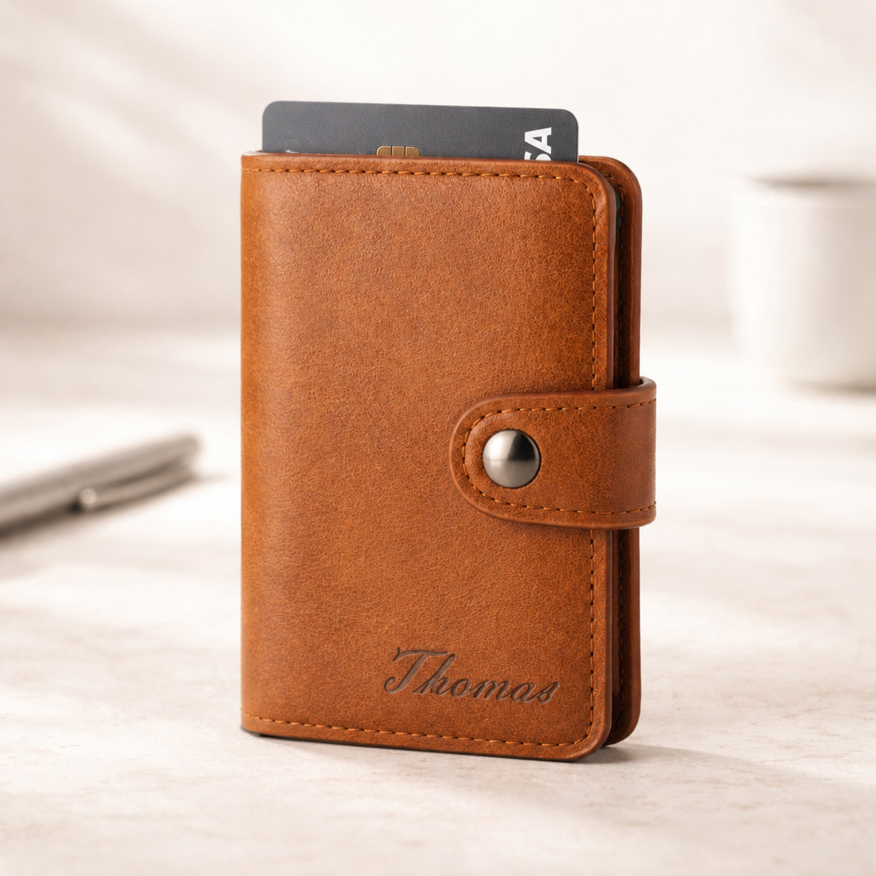 Personalisiertes Slim Wallet mit Knopf